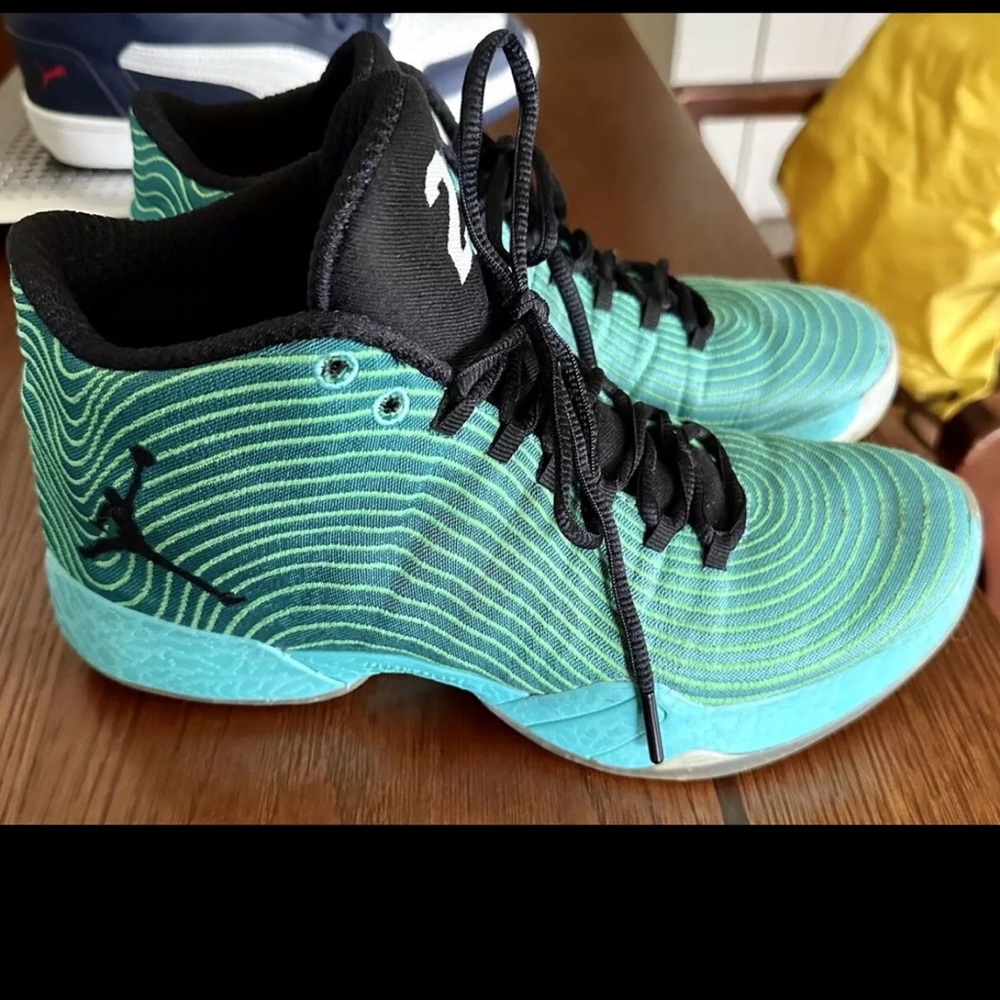 AIR JORDAN XX9 EASTER 695515-403 USA SIZE 8.5